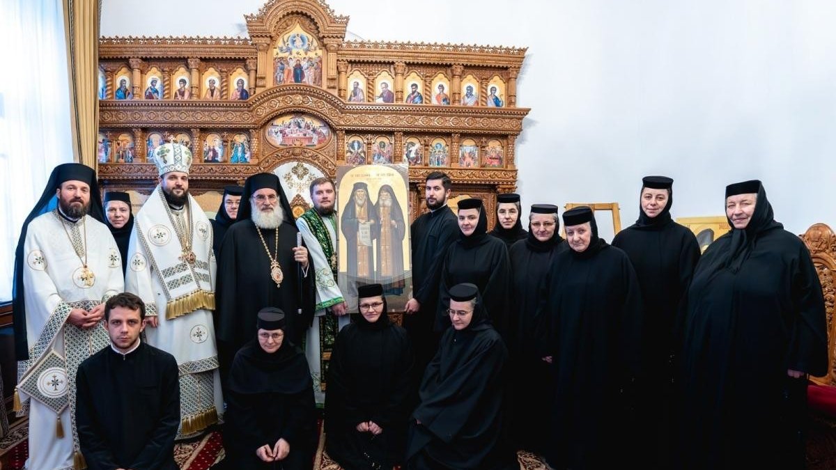 Liturghie arhierească la paraclisul Reședinței arhiepiscopale din Roman