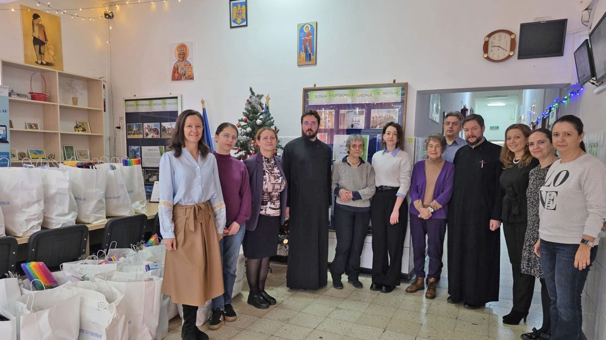 Daruri pentru copiii Școlii Speciale „Sfântul Nicolae” din Bucureşti