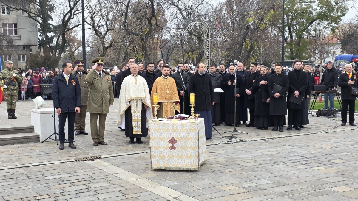 Ziua Națională sărbătorită în fața Catedralei Episcopale din Oradea