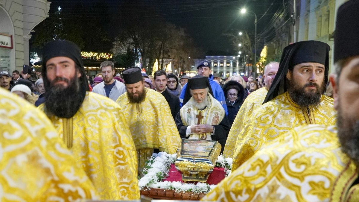 Procesiune cu sfinte moaşte în municipiul Brăila