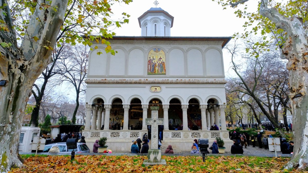 Sclipirile Luminii: Moaştele Sfântului Nicolae, de patru veacuri la Biserica „Sfântul Gheorghe”-Nou din Bucureşti