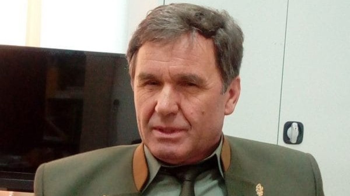 Vecin cu sfinții și poeții, trăind în mijlocul marilor frumuseți