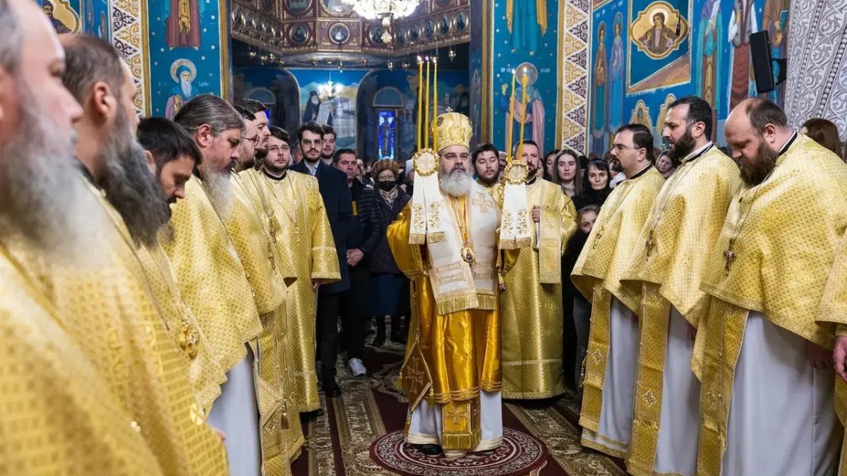 Hirotonie la Catedrala Episcopală din Huși