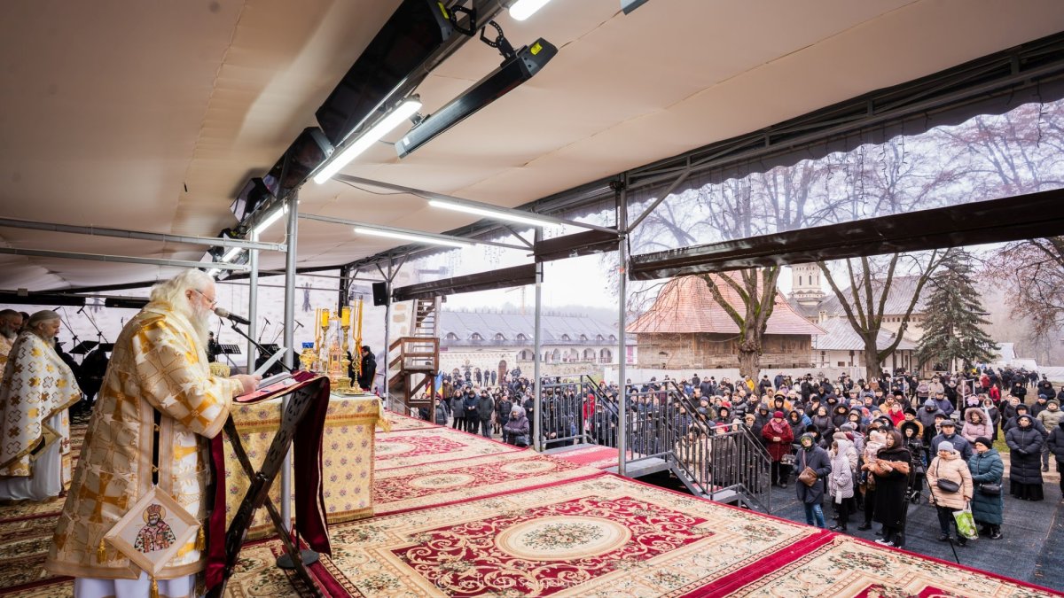 Slujire arhierească la Mănăstirea „Sfântul Ioan cel Nou” din Suceava