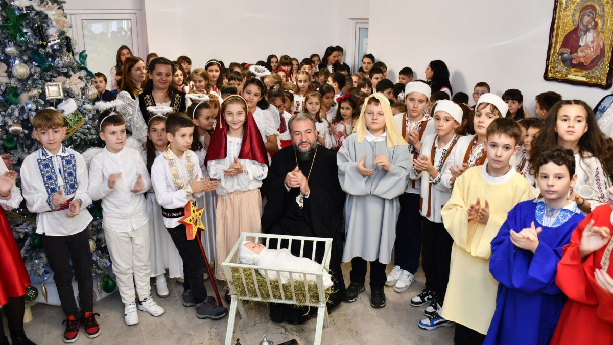 Colinde și daruri pentru beneficiarii mai multor instituții medicale și social‑filantropice