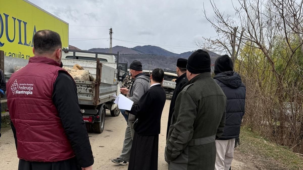 Lemne de foc pentru 50 de bătrâni vulnerabili din Prahova