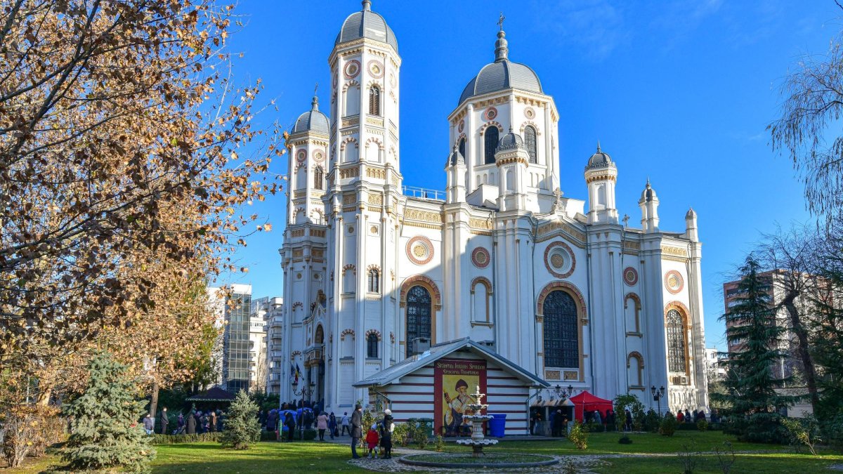 Sclipirile Luminii: Biserica „Sfântul Spiridon”-Nou din Bucureşti