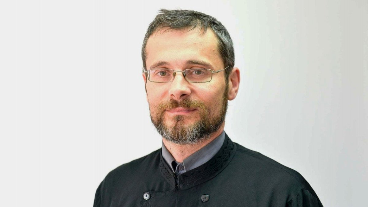 Cine este  Moş Crăciun?