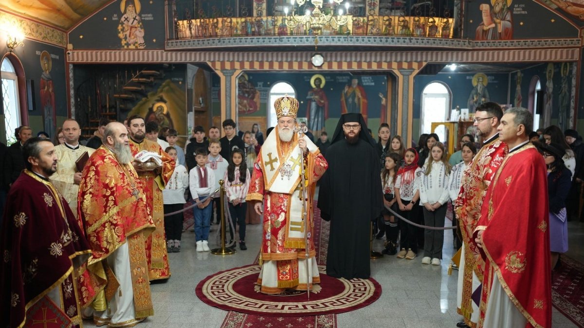 Hirotonii la o biserică din orașul Țăndărei