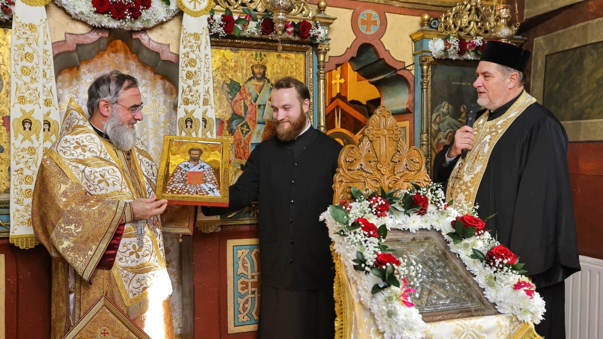 Popasuri de rugăciune la parohii din Curbura Carpaților