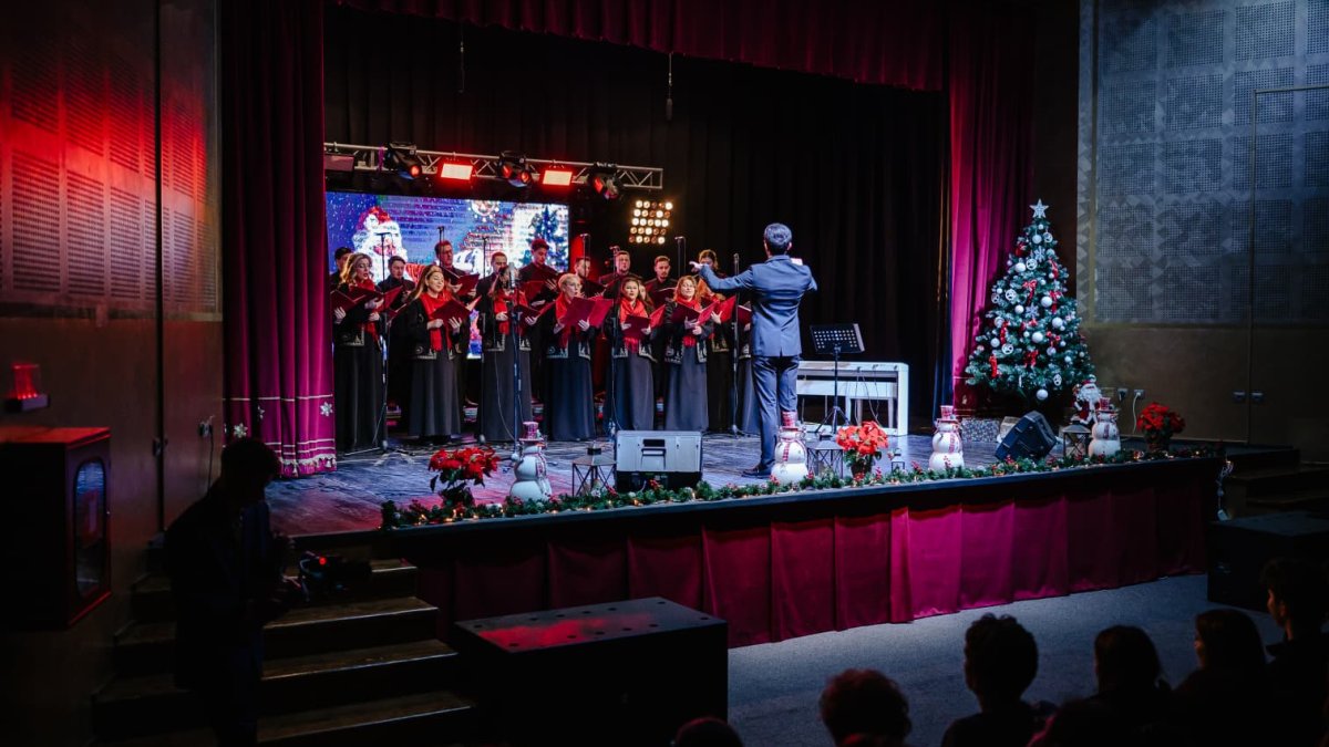 Crăciunul ca mărturisire prin cânt - Corala „Ciprian Porumbescu” la Târgu-Neamț