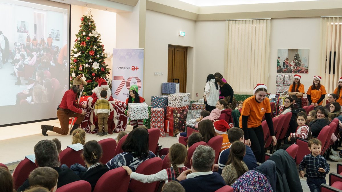 Serbarea de Crăciun organizată de Fundația Antibiotice „Știință și Suflet”