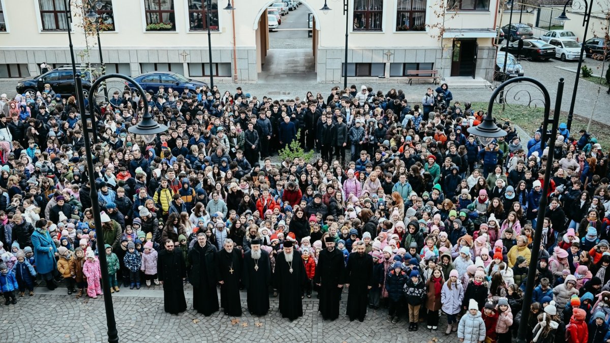 Daruri de Crăciun pentru copii şi tineri colindători