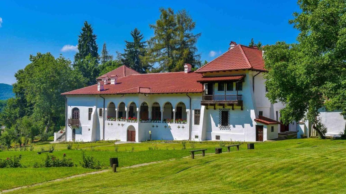 Expoziție de icoane la Conacul Bălceștilor