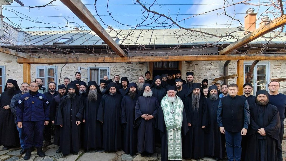 Pomenirea unui stareț român la Chilia „Sfântul Ipatie” din Muntele Athos