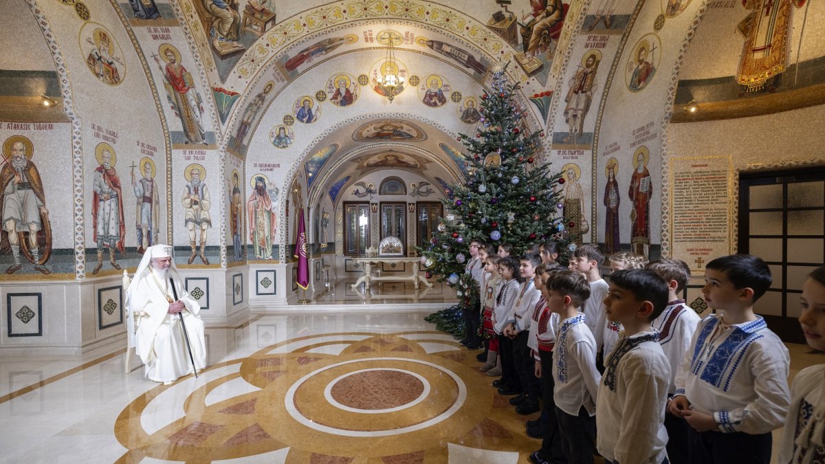 Primii colindători la Reședința Patriarhală din București