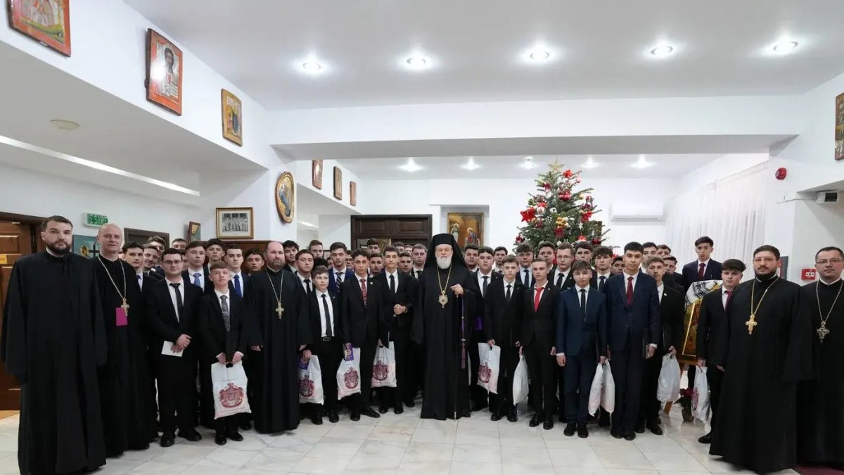 Burse pentru elevii Seminarului Teologic „Sfântul Ioan Gură de Aur” din Slobozia