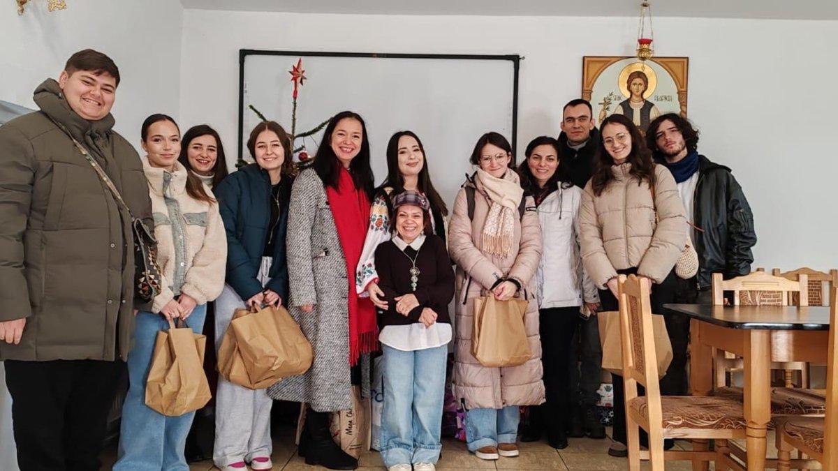 Colinde și daruri pentru vârstnici la Cantina „Sfânta Filofteia”