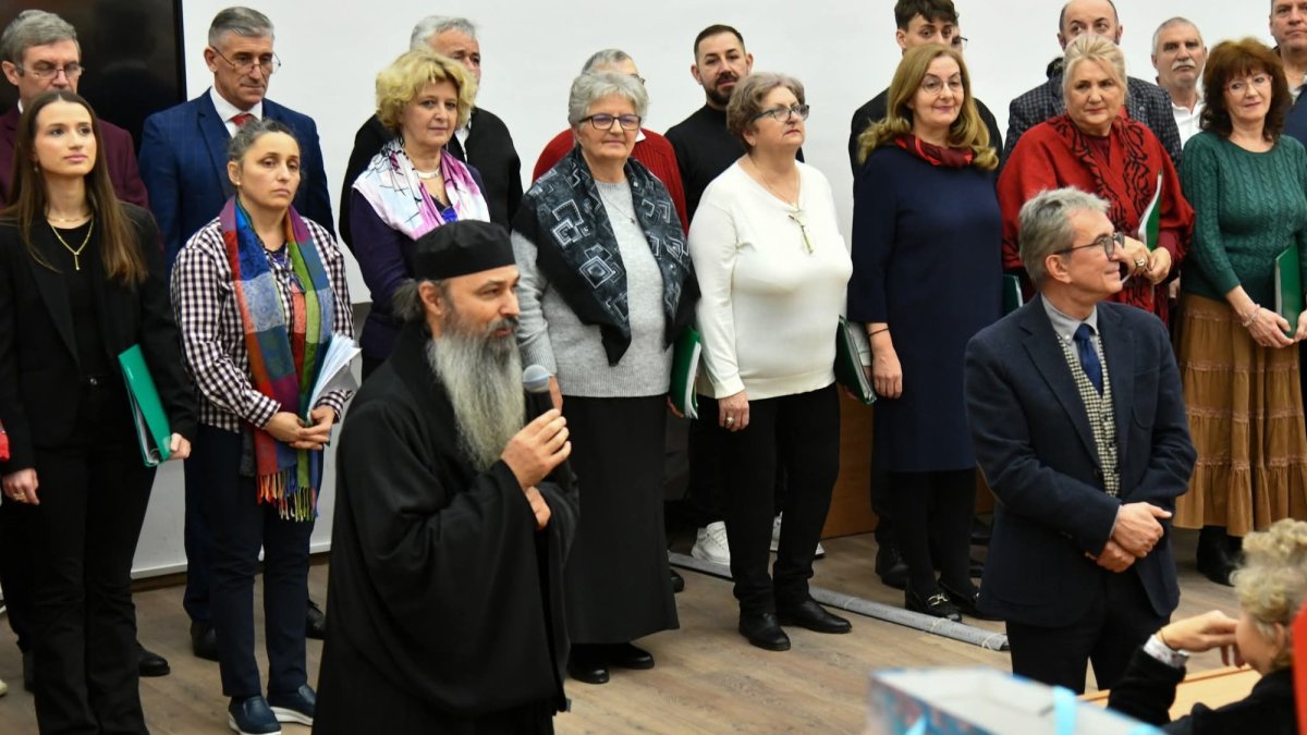 Corul Catedralei Mitropolitane a colindat la Spitalul Județean din Timișoara