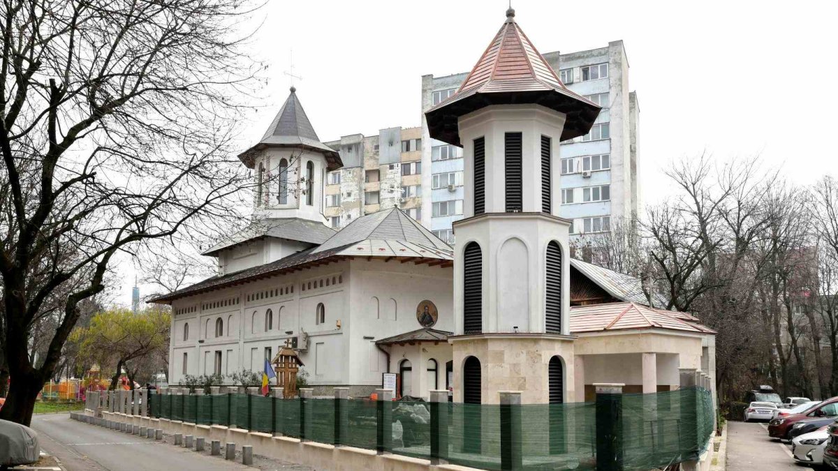 Sclipirile Luminii: Biserica „Sfântul Daniil Sihastrul”, Bucureşti