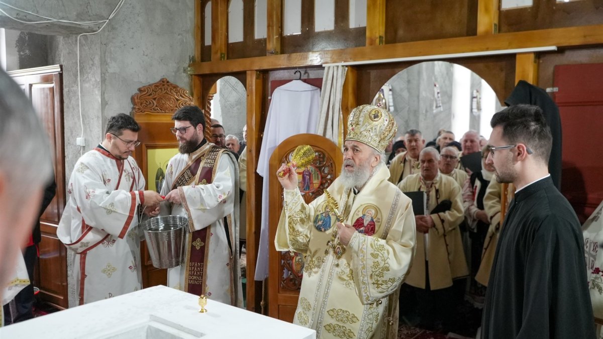 Sfinţirea bisericii din localitatea Şerbeştii Vechi