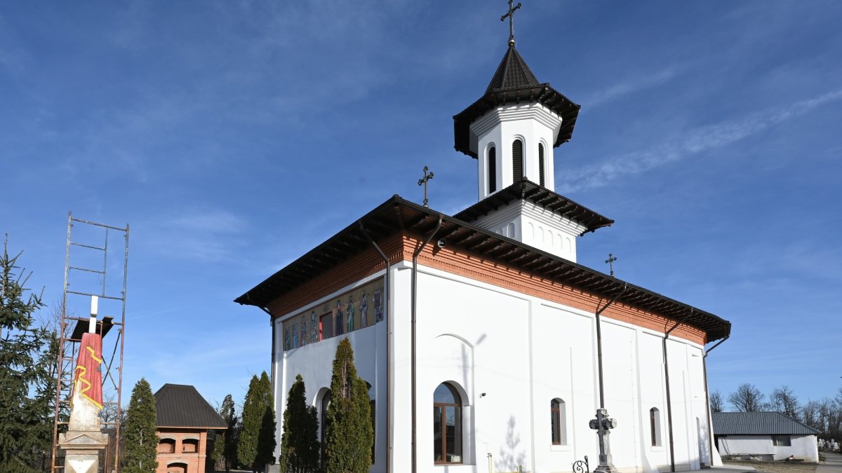 Biserica din Cerbu, renăscută din scrum de Crăciun
