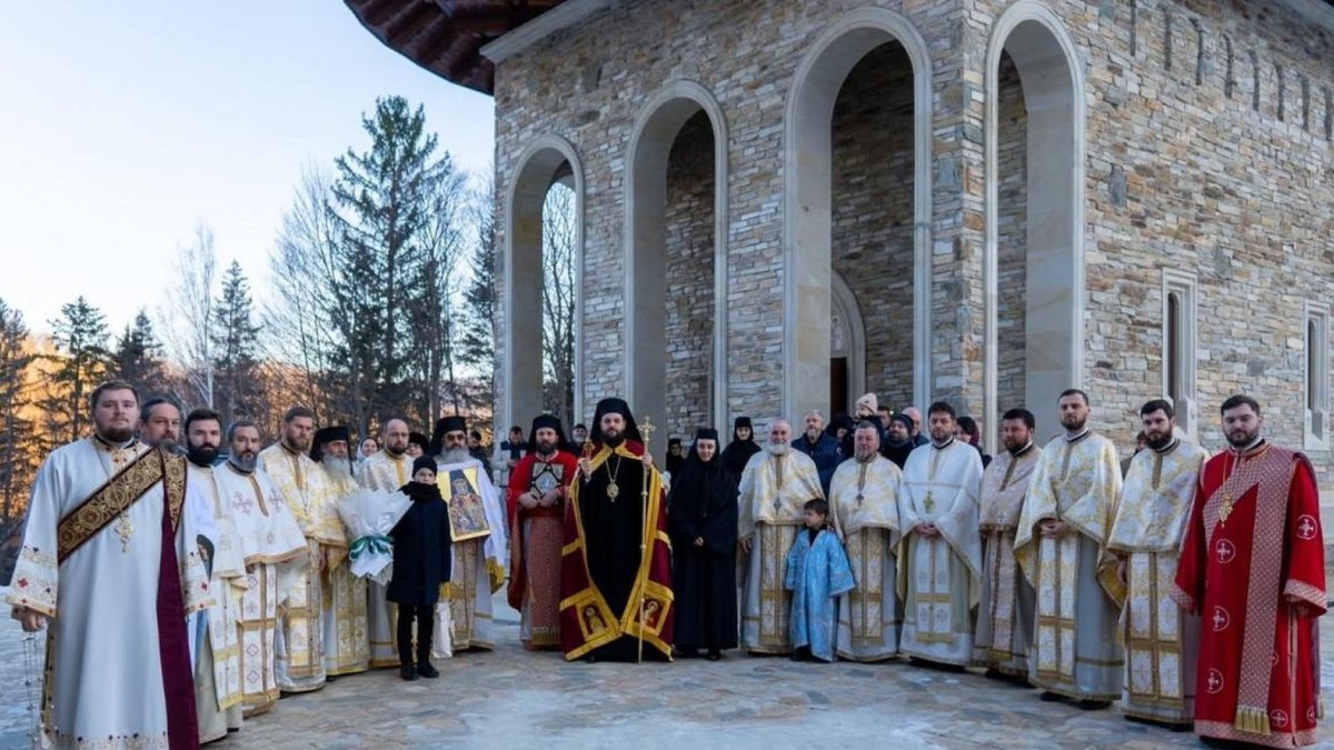 Binecuvântare arhierească adusă obștii Mănăstirii Diaconești