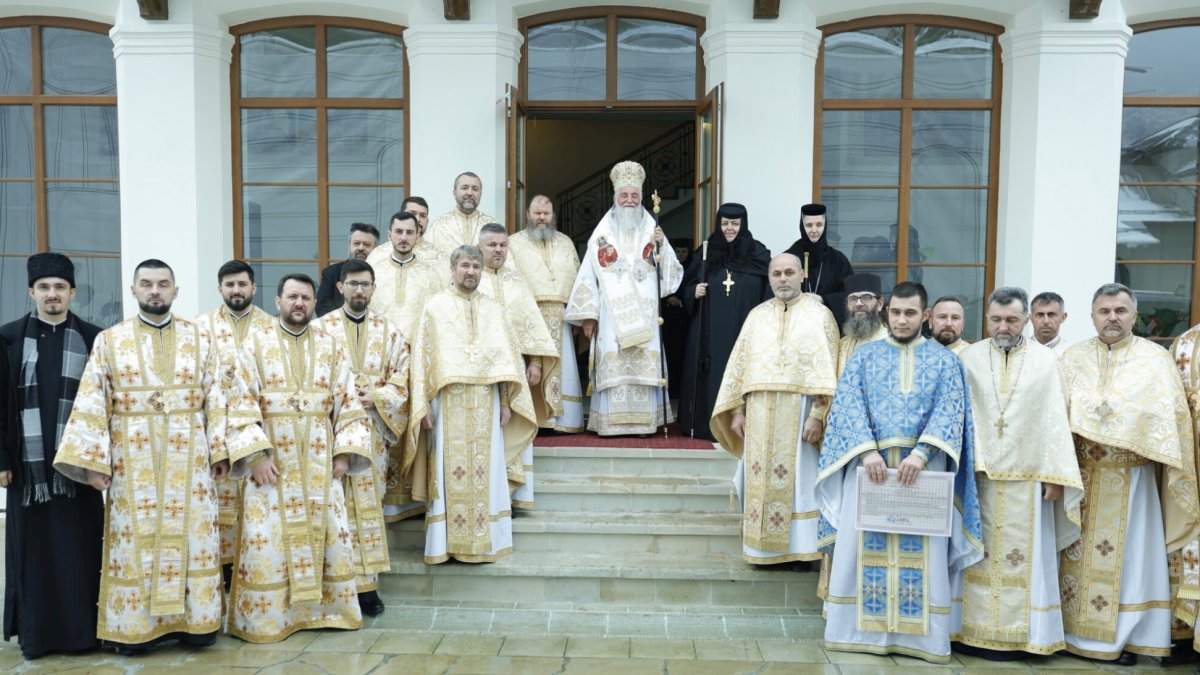 Prăznuirea Sfinţilor Cuvioşi Nicodim și Gherasim de la Tismana