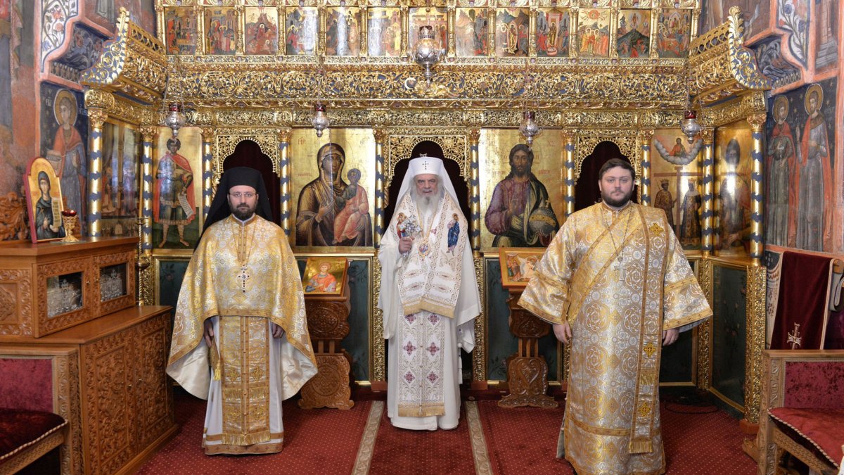 „Botezul creștin, temelia vieții în harul Sfintei Treimi”