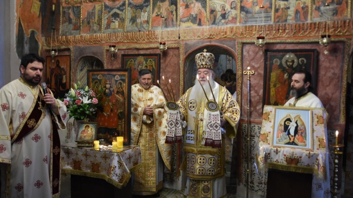 Popas de rugăciune și binecuvântare la Mănăstirea Strehaia