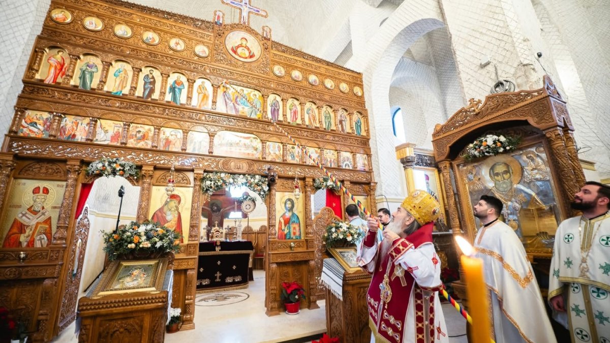 Sfințirea catapetesmei unei biserici din Constanța