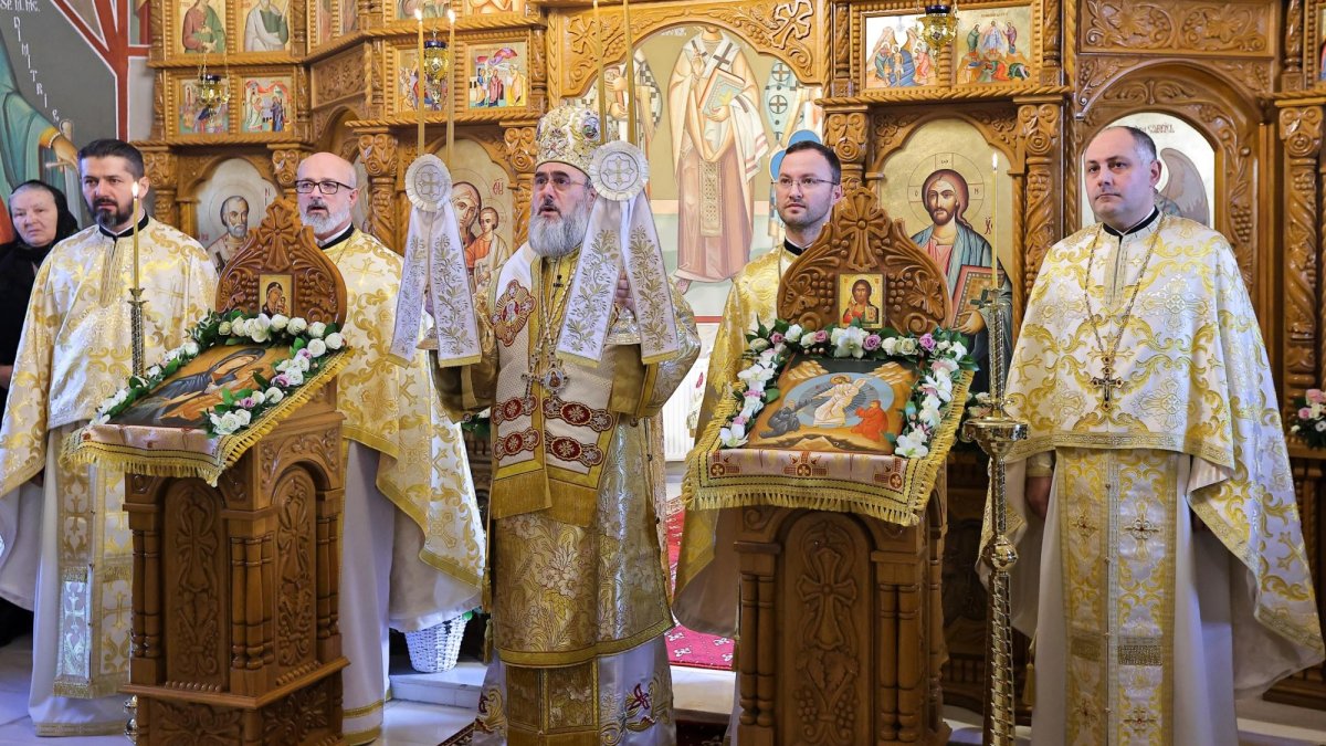 Slujire arhierească la Parohia „Sfinții Trei Ierarhi” din Buzău
