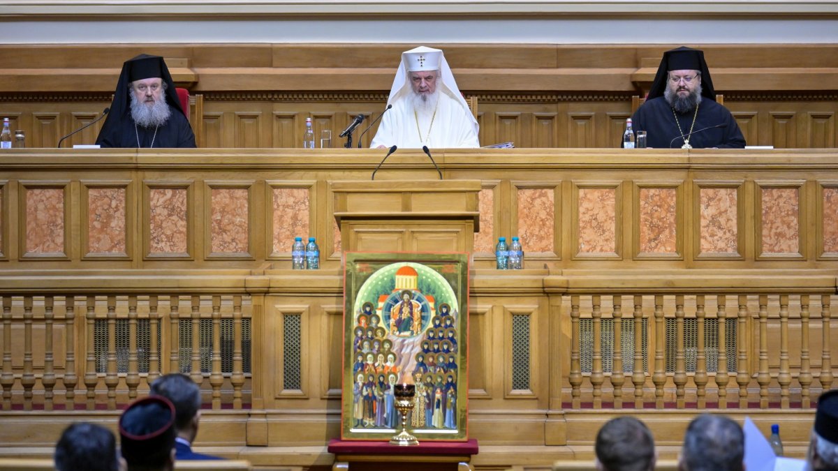 Centenarul Patriarhiei Române și proclamarea de noi sfinți români