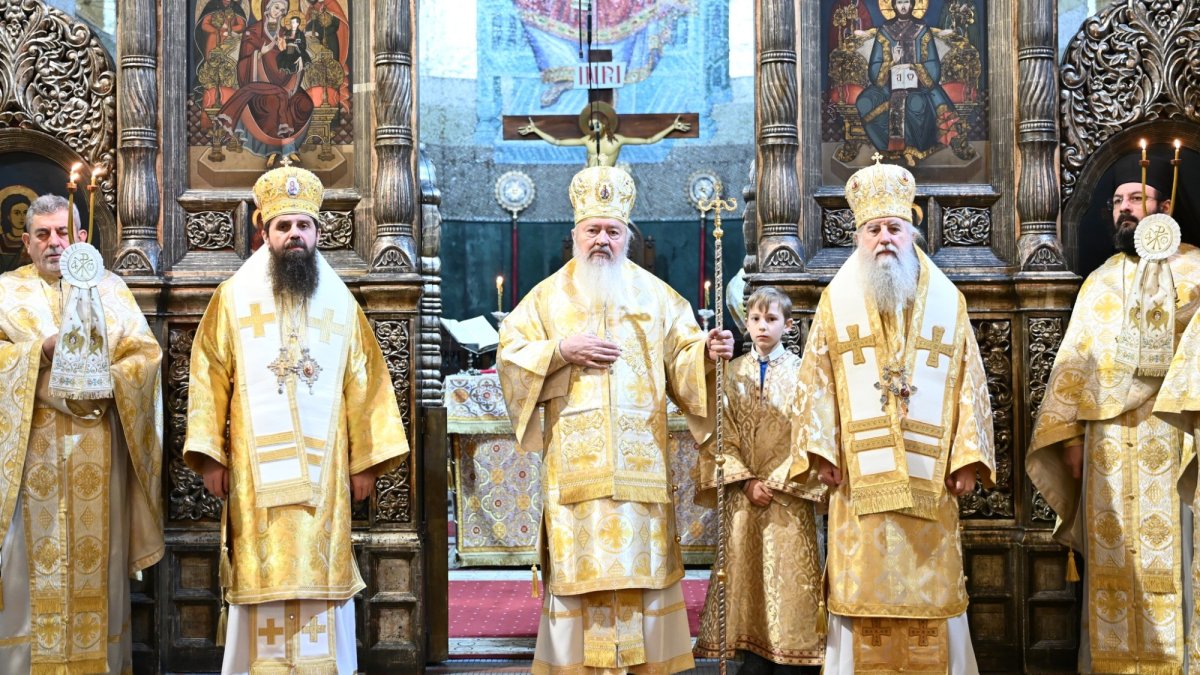 Înaltpreasfinţitul Părinte Mitropolit Andrei a sărbătorit 77 de ani prin rugăciune