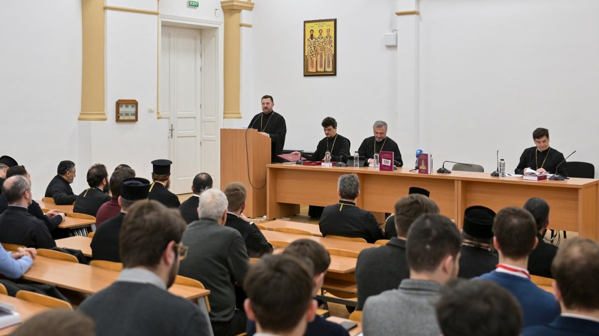 Lucrare dedicată Centenarului Patriarhiei Române, prezentată la Facultatea „Justinian Patriarhul”