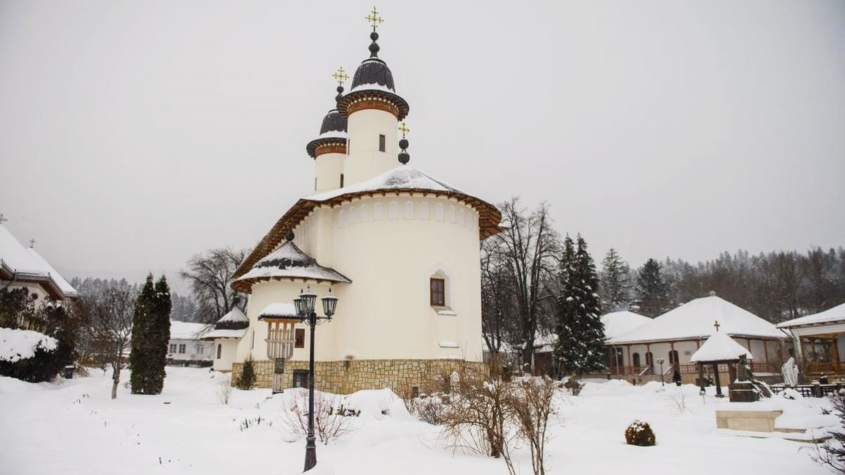 Vorbiri ca de taină la Văratec