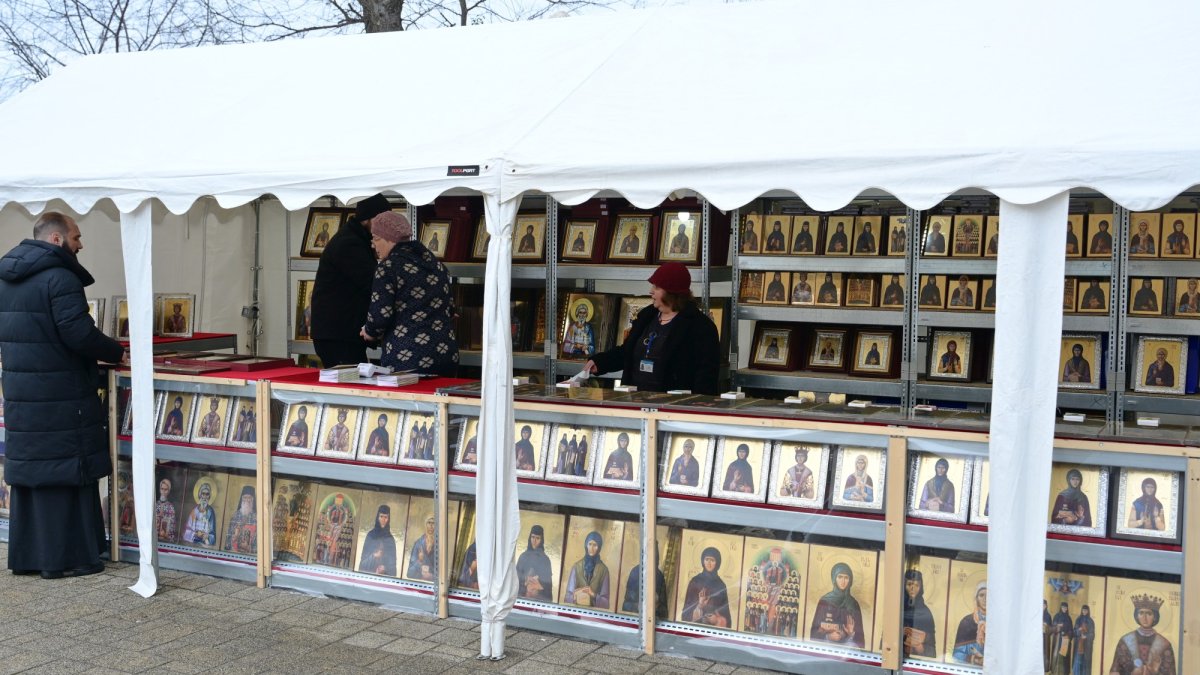 Icoanele noilor sfinte femei române pentru credincioși pe Dealul Patriarhiei