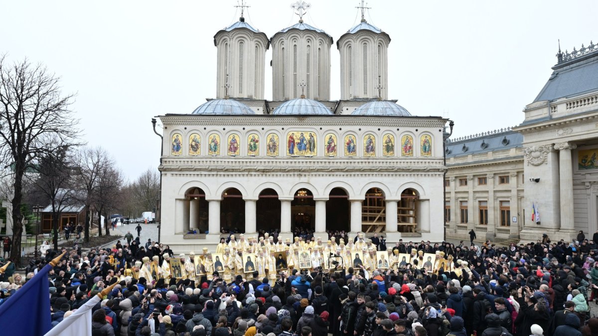 Proclamarea canonizării celor 16 femei românce cu viață sfântă la București