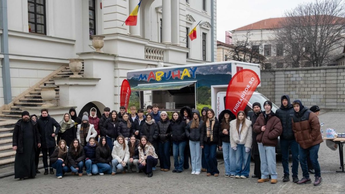 Daruri pentru persoane vulnerabile oferite de elevii Liceului „Varlaam Mitropolitul”