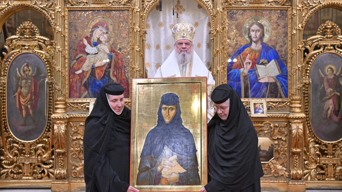 Binecuvântarea de a fi sora unei sfinte