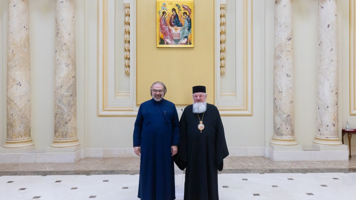 Ierarh ortodox din Africa în vizită la Palatul Patriarhiei din București
