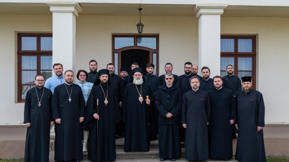 Formare, dialog și coordonare: întâlnirea corespondenților mass‑media la Roman