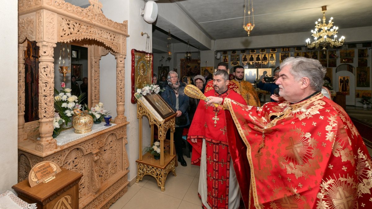 Hram și sfințire de raclă la Parohia Bărbătescu Vechi din București