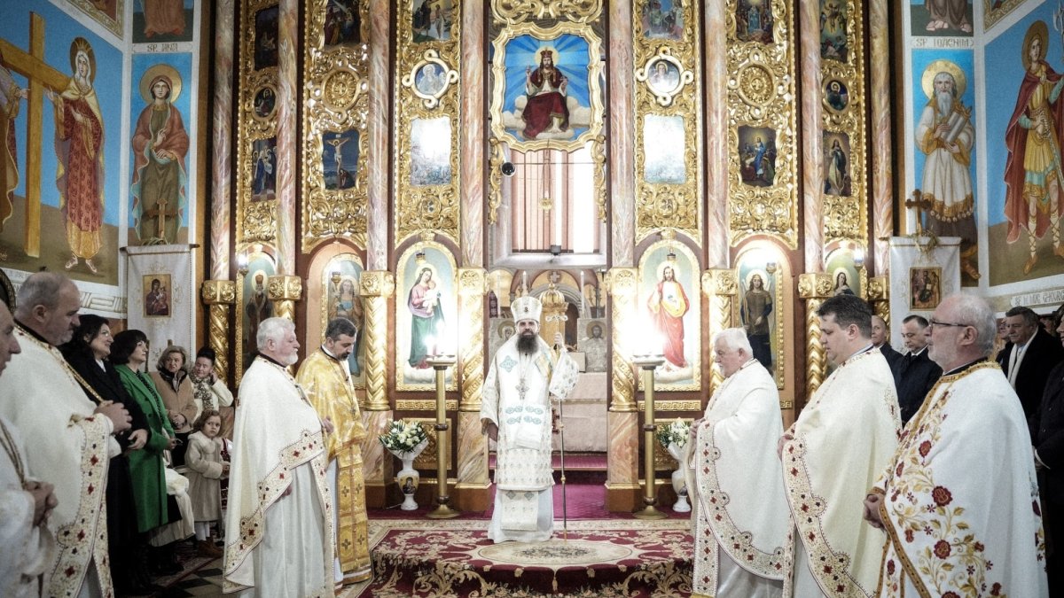 Binecuvântare arhierească la Biserica „Adormirea Maicii Domnului” din Zalău