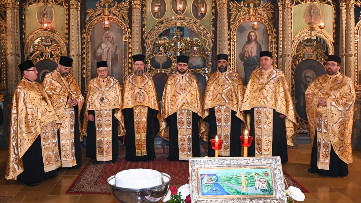 Pelerinaj cu moaștele Sfântului Ierarh Nectarie în Serbia