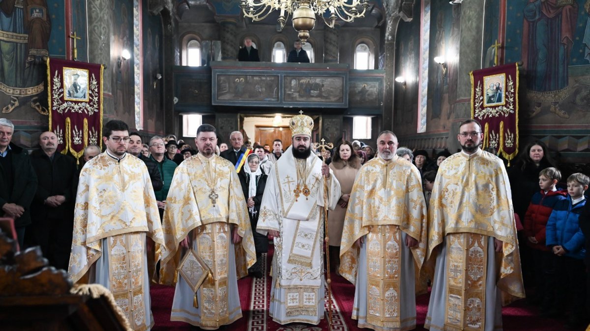 Slujirile ierarhilor hunedoreni în Duminica Izgonirii lui Adam din Rai