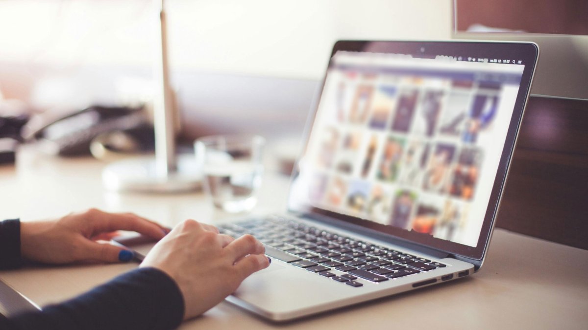 Dependența de noile media: mecanisme psihologice și căi de echilibru