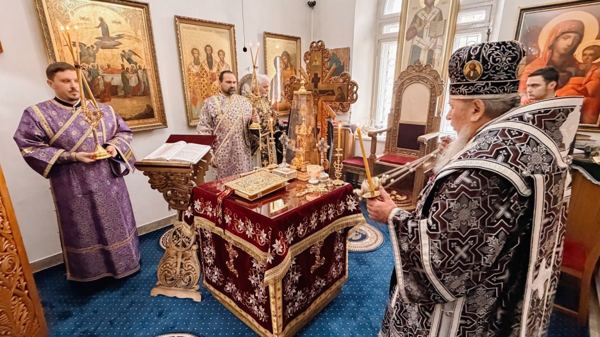 Slujire arhierească în paraclisul mitropolitan din Chișinău