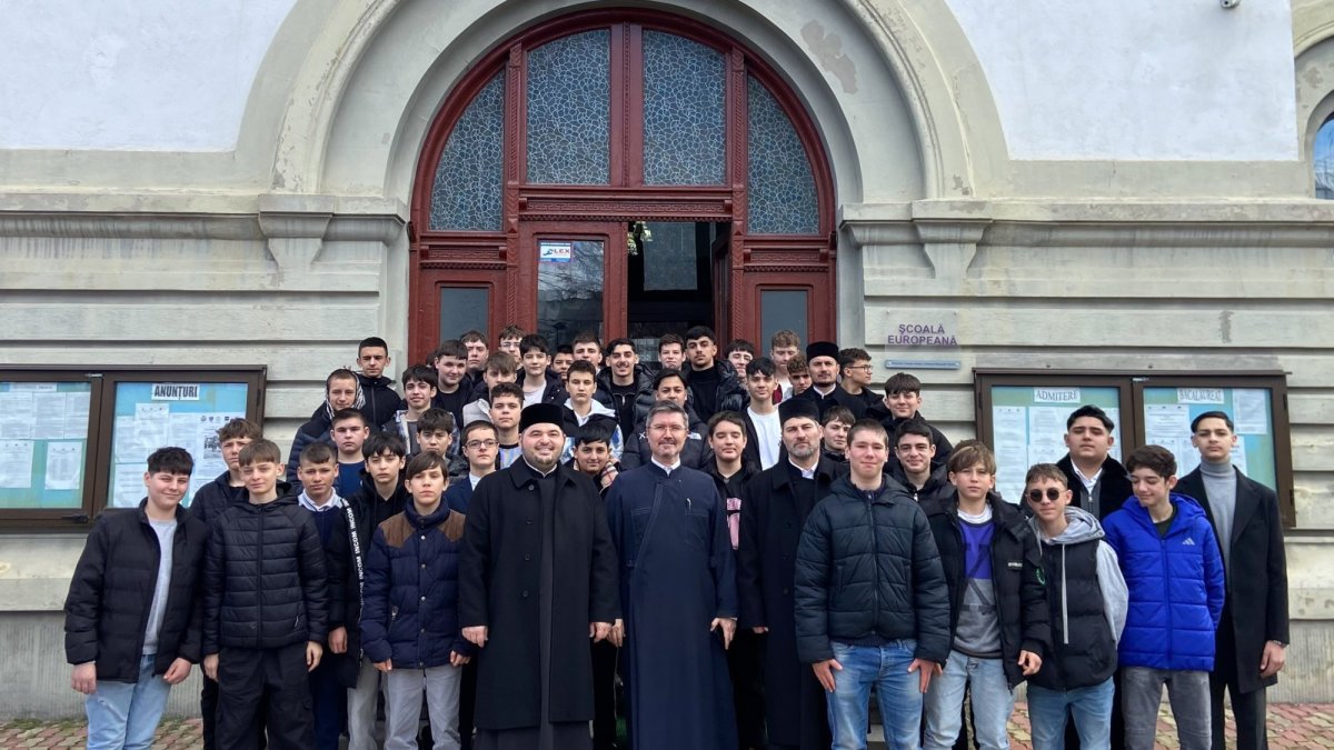 Elevi vrânceni în vizită la Seminarul Teologic din Buzau