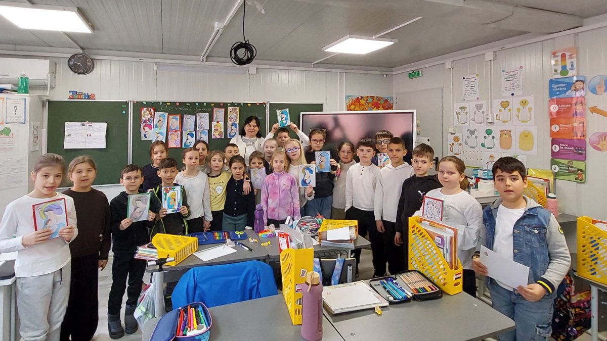 Atelier de creație cu copiii de la o școală din Capitală